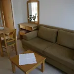 Tria Adelphia 4*