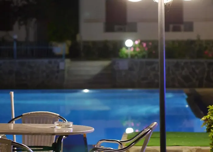 Tria Adelphia Aparthotel 3*