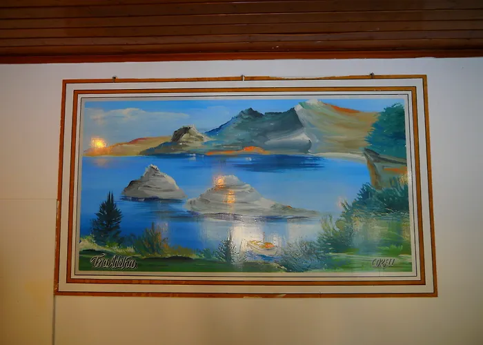 Aparthotel Tria Adelphia