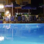 Tria Adelphia 4*