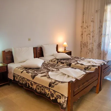 Tria Adelphia 2* Arillas (Corfu)