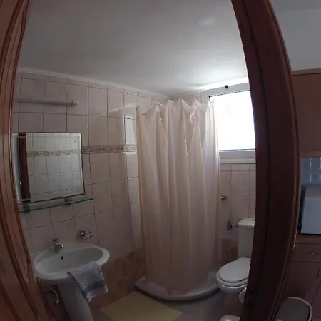 Apartmanhotel Tria Adelphia 4*