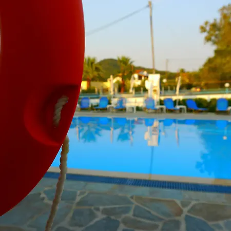 Apartmanhotel Tria Adelphia Arílasz