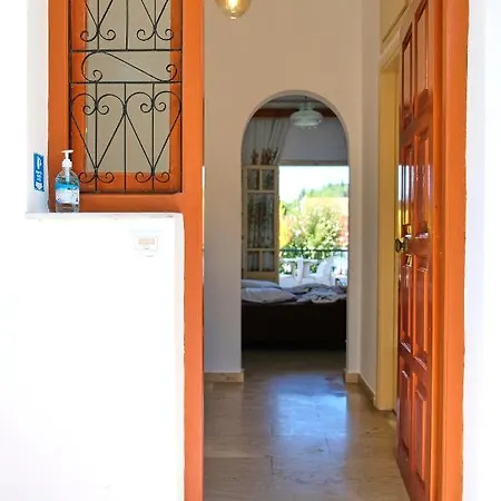 Ξενοδοχείο με διαμερίσματα τρία αδέλφια