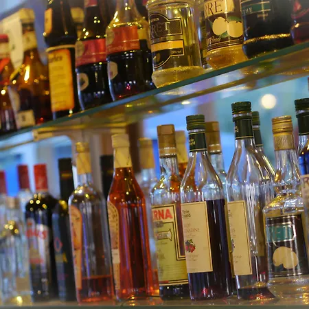 Tria Adelphia Lägenhetshotell 3*