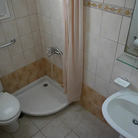 Ξενοδοχείο με διαμερίσματα τρία αδέλφια 3*