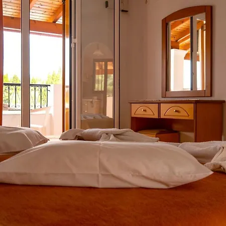 τρία αδέλφια Αρίλλας