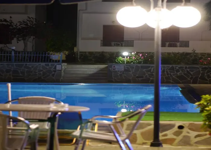 Apart-hotel Tria Adelphia Arillas (Corfu)