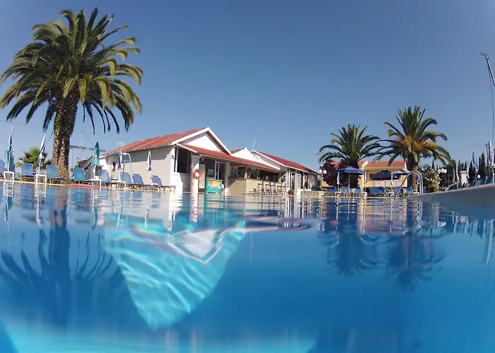 Tria Adelphia Apart-hotel 4*