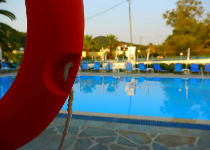 Apart-hotel Tria Adelphia Arillas (Corfu)