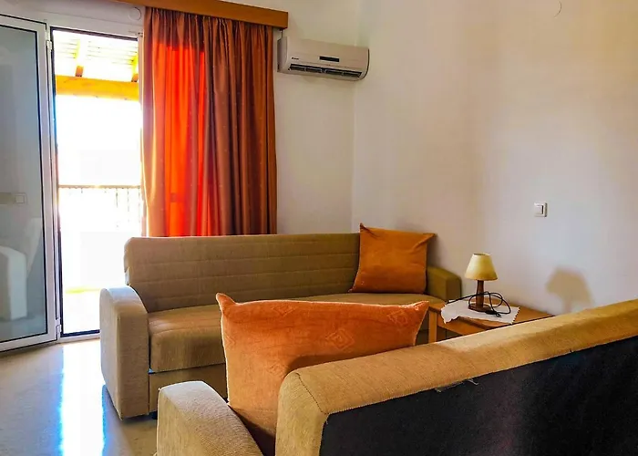 Tria Adelphia Apart-hotel 4*